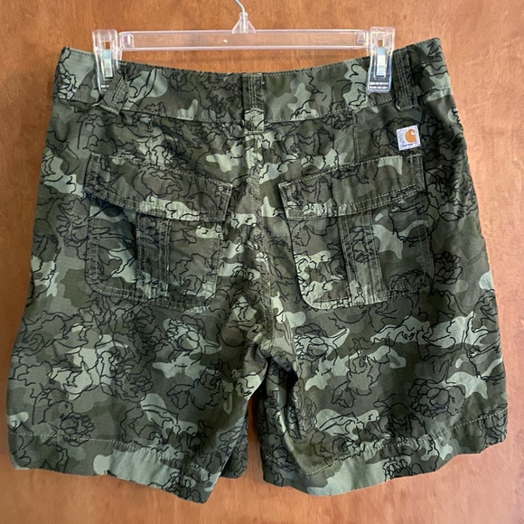 HOST PICK! Carhartt camo roll-tab shorts size 8 LIKE NEW - Picture 2 of 7